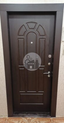 входная дверь в квартиру с отделкой МДФ